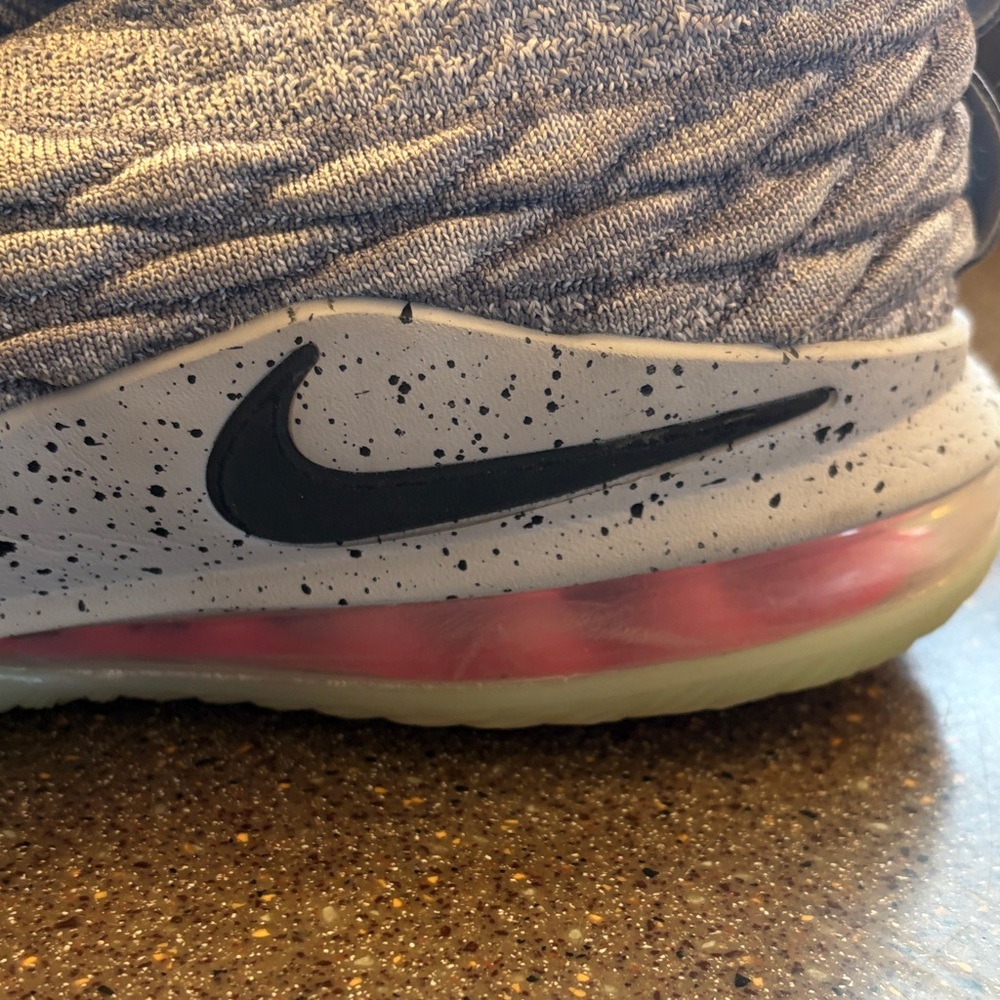 Nike Gray quilted Sneakers with Red Accents - Picture 4 of 11
